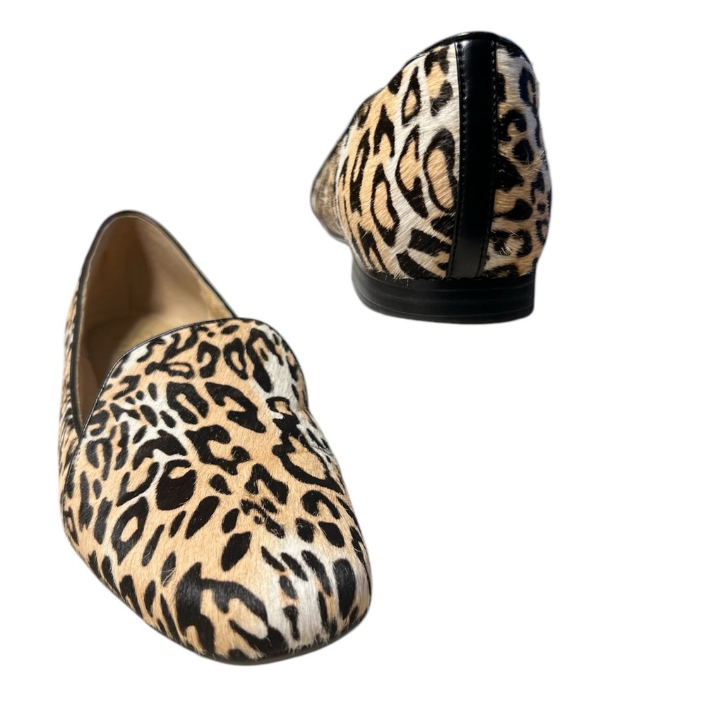 LIKE NEW - NATURALIZER Leopard print flats - Size 9.
